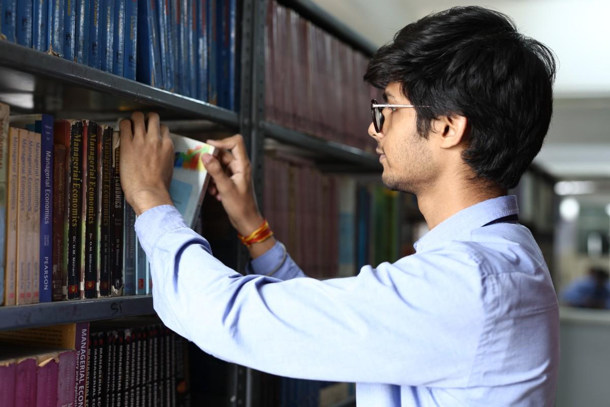 Campus club activities at IPEM